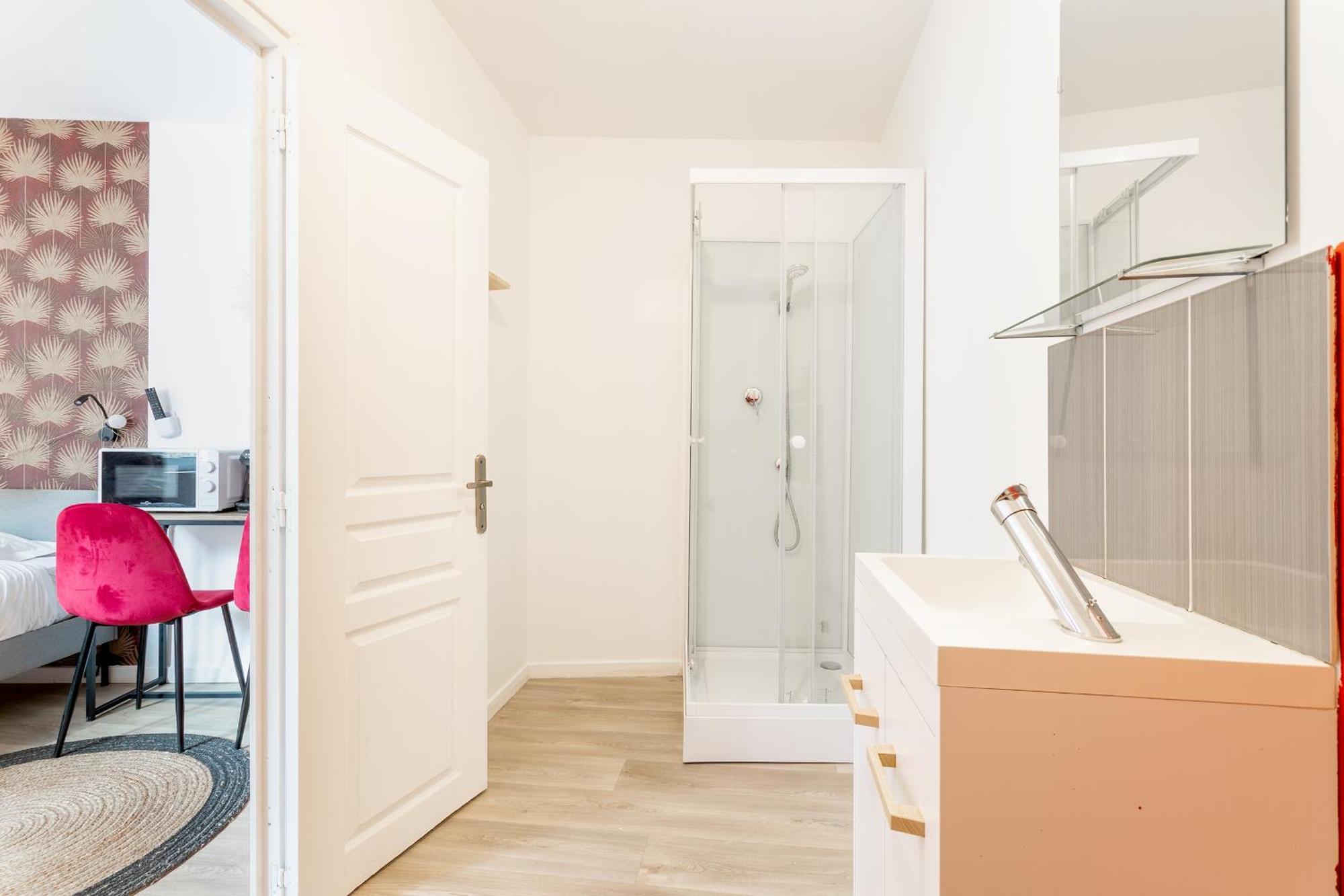 S&K Suite Grande Rue Roubaix - Chambre Spacieuse Et Sdb Privee - Netflix Et Cuisine المظهر الخارجي الصورة